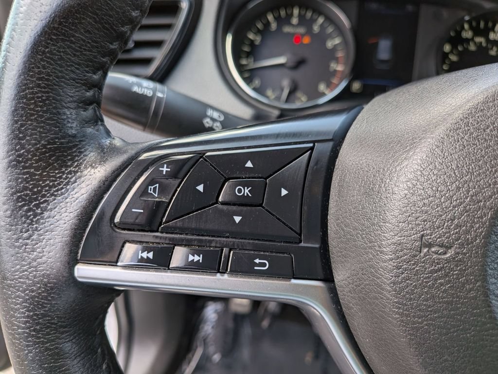 Used 2020 Nissan Rogue SV AWD/4WD image 19