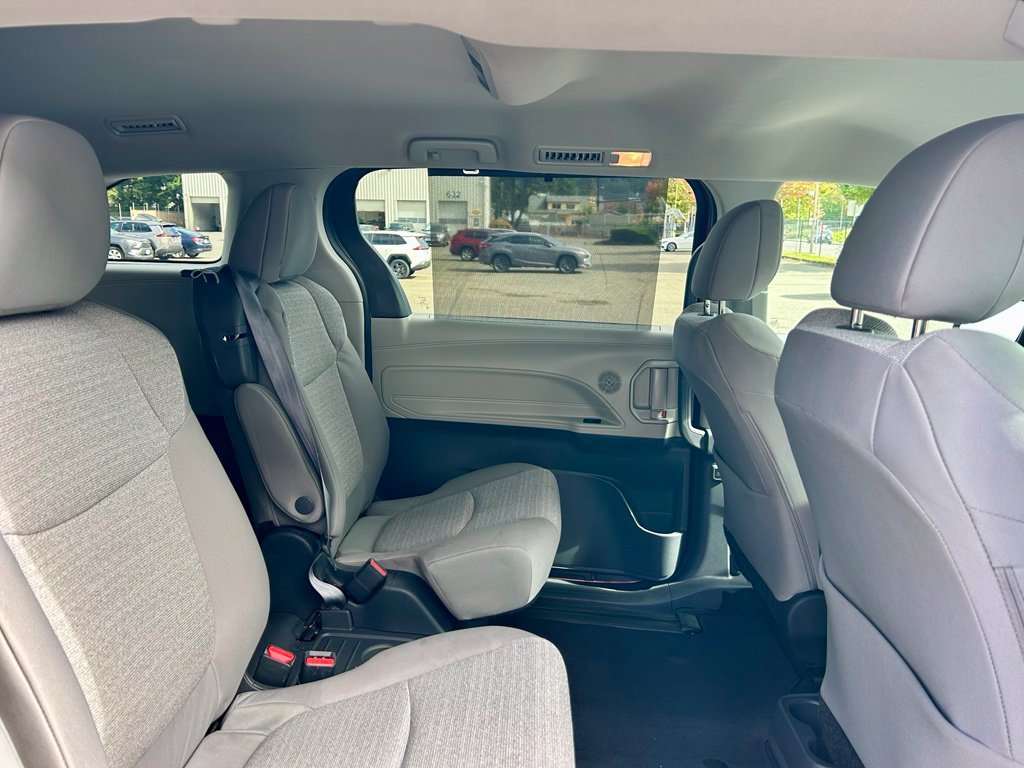 Certified 2024 Toyota Sienna LE AWD/4WD image 15