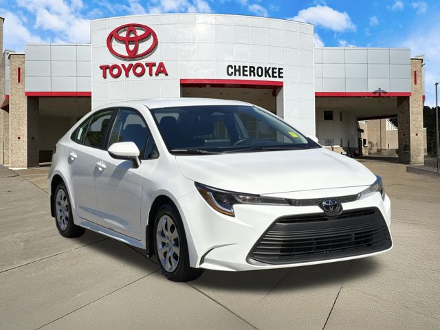 Used 2026 Toyota Corolla LE FWD image 3