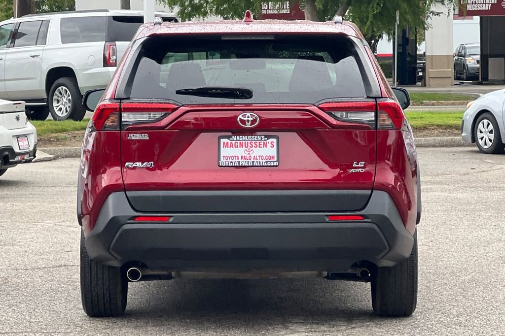 Certified 2021 Toyota RAV4 LE AWD/4WD image 4