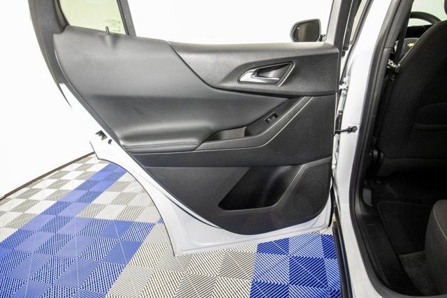 Used 2025 Chevrolet Equinox LT FWD image 14