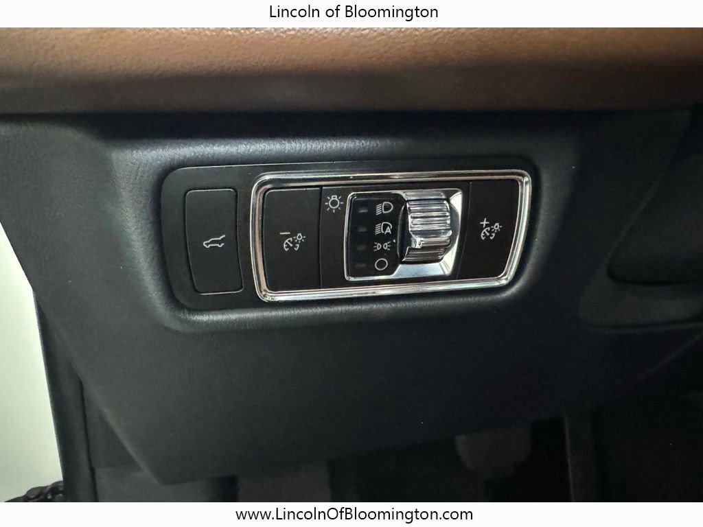 Used 2025 Lincoln Aviator Reserve w/ Jet Appearance Package AWD/4WD image 38