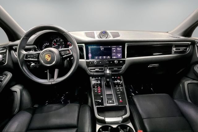 Used 2023 Porsche Macan Turbo AWD/4WD image 9