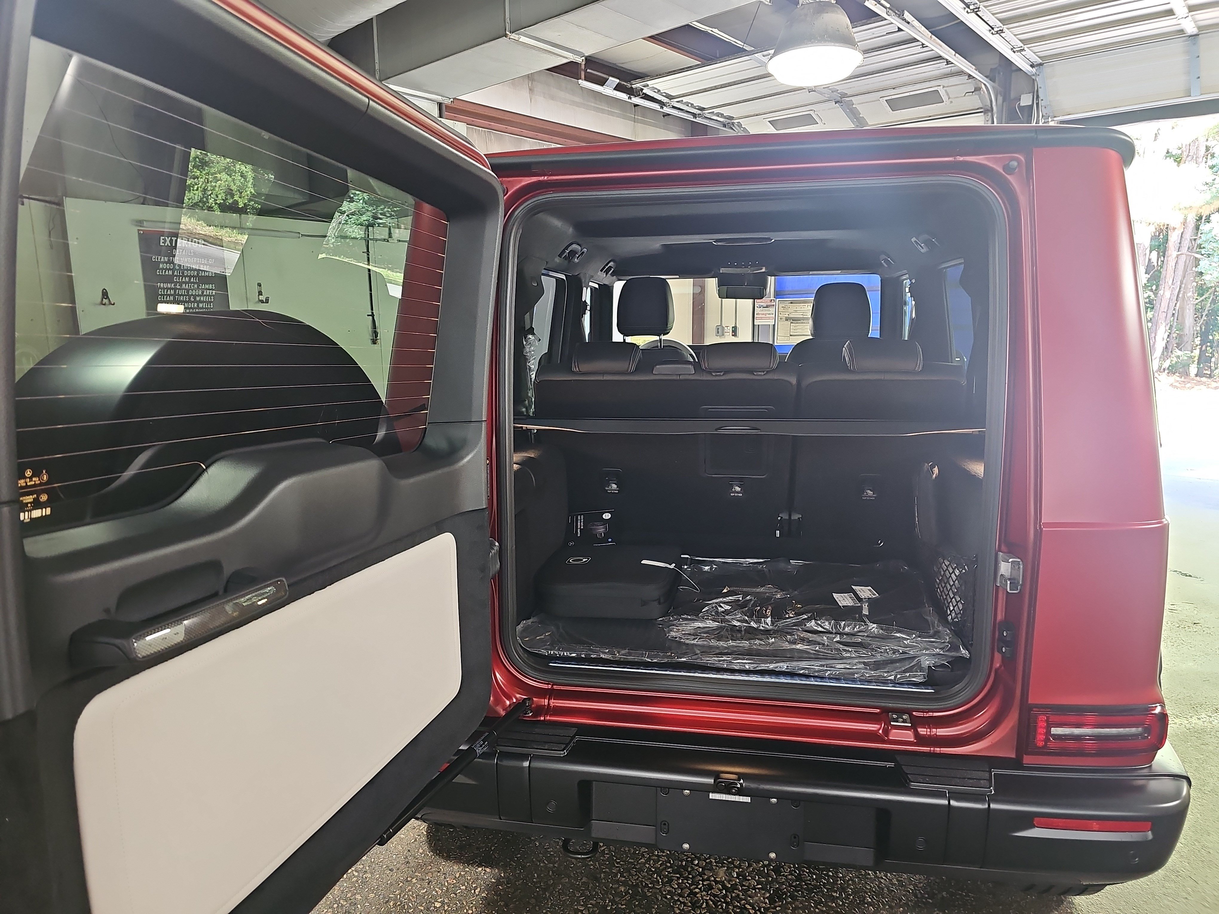 New 2027 Mercedes-Benz G 580 e image 13