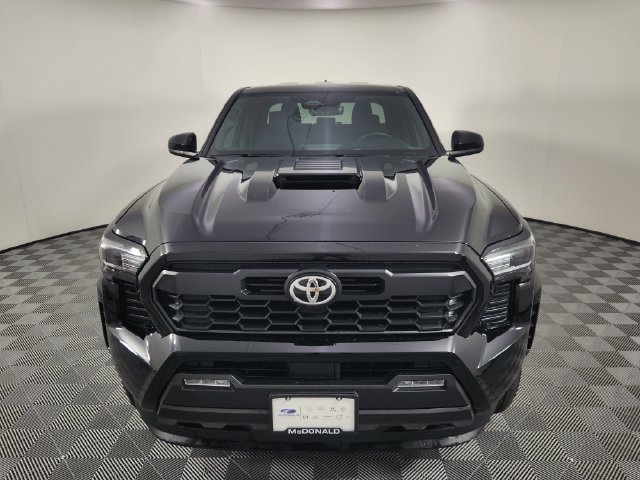 Used 2024 Toyota Tacoma TRD Sport AWD/4WD image 8