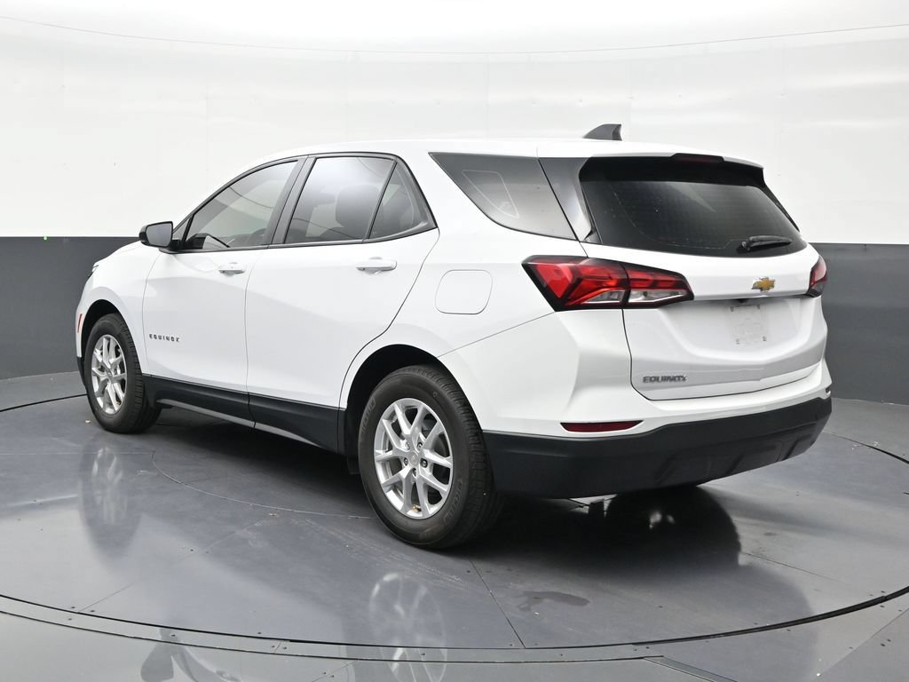 Used 2024 Chevrolet Equinox LS FWD image 3