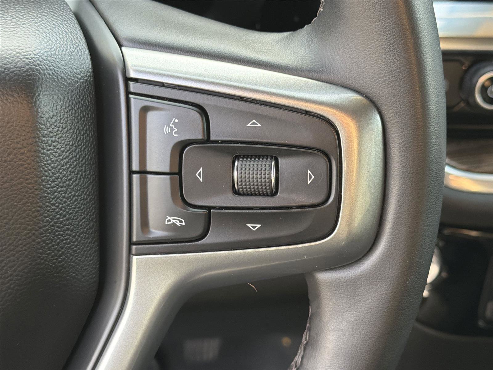Used 2025 Chevrolet Silverado 2500 LT w/ Convenience Package AWD/4WD image 18
