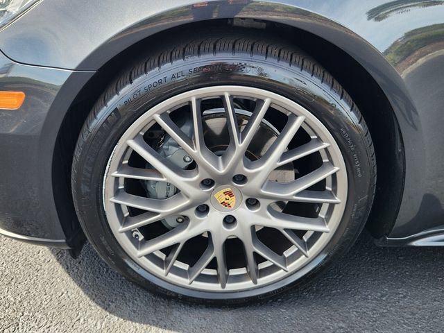 Used 2018 Porsche Panamera 4S image 8