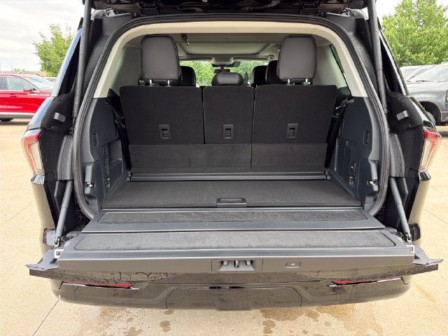 New 2026 Lincoln Navigator Reserve AWD/4WD image 8