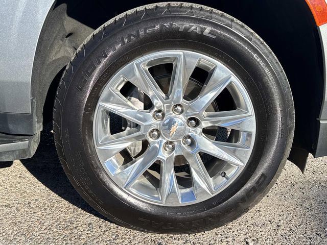 Used 2024 Chevrolet Suburban Premier image 7