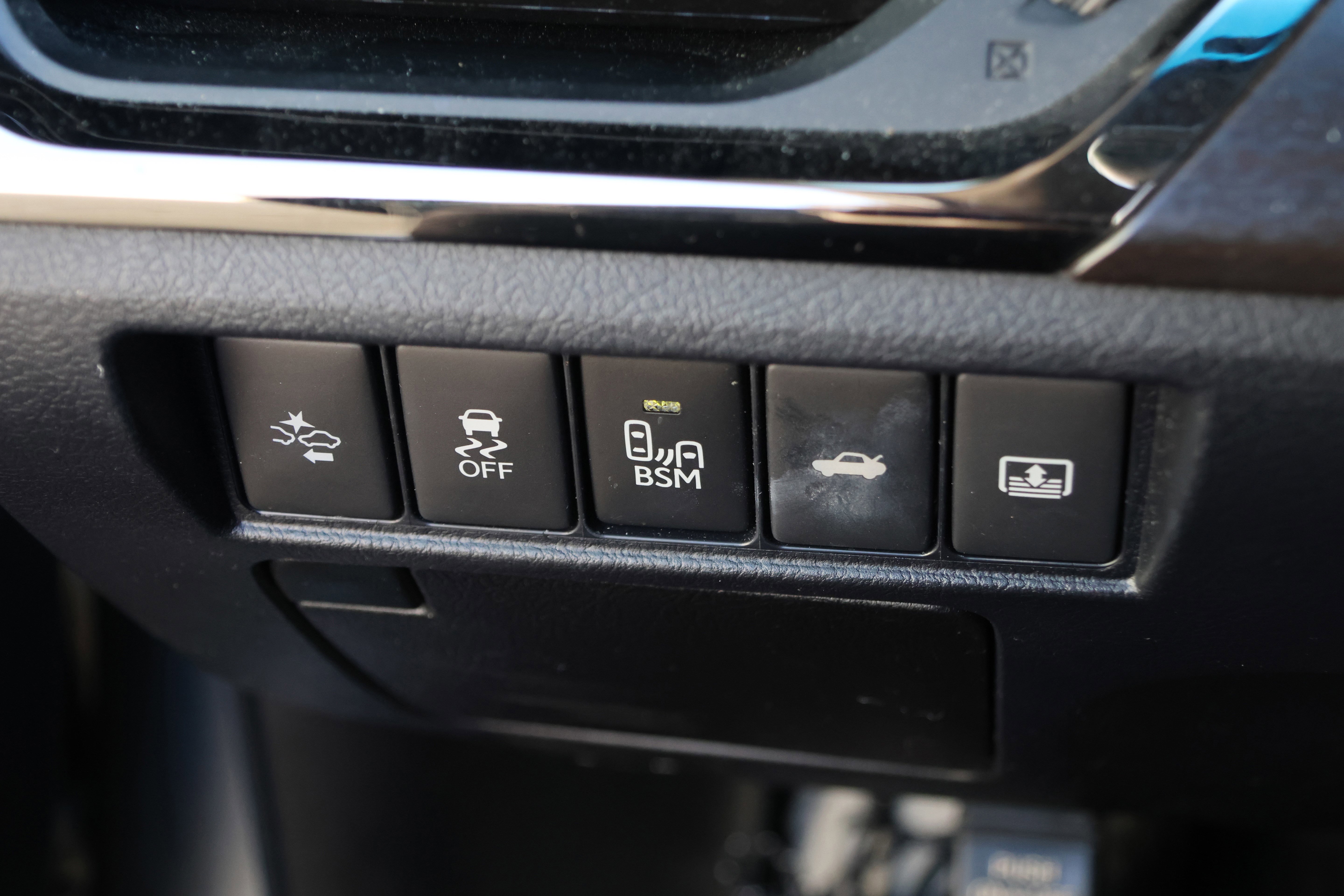 Used 2017 Toyota Avalon Limited image 15