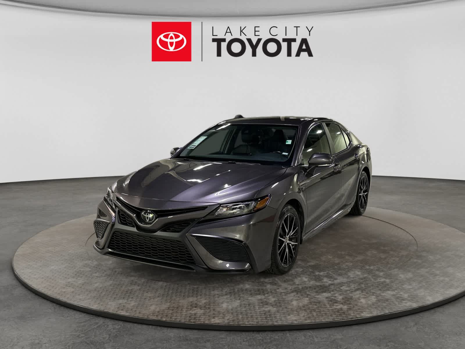 Used 2024 Toyota Camry SE