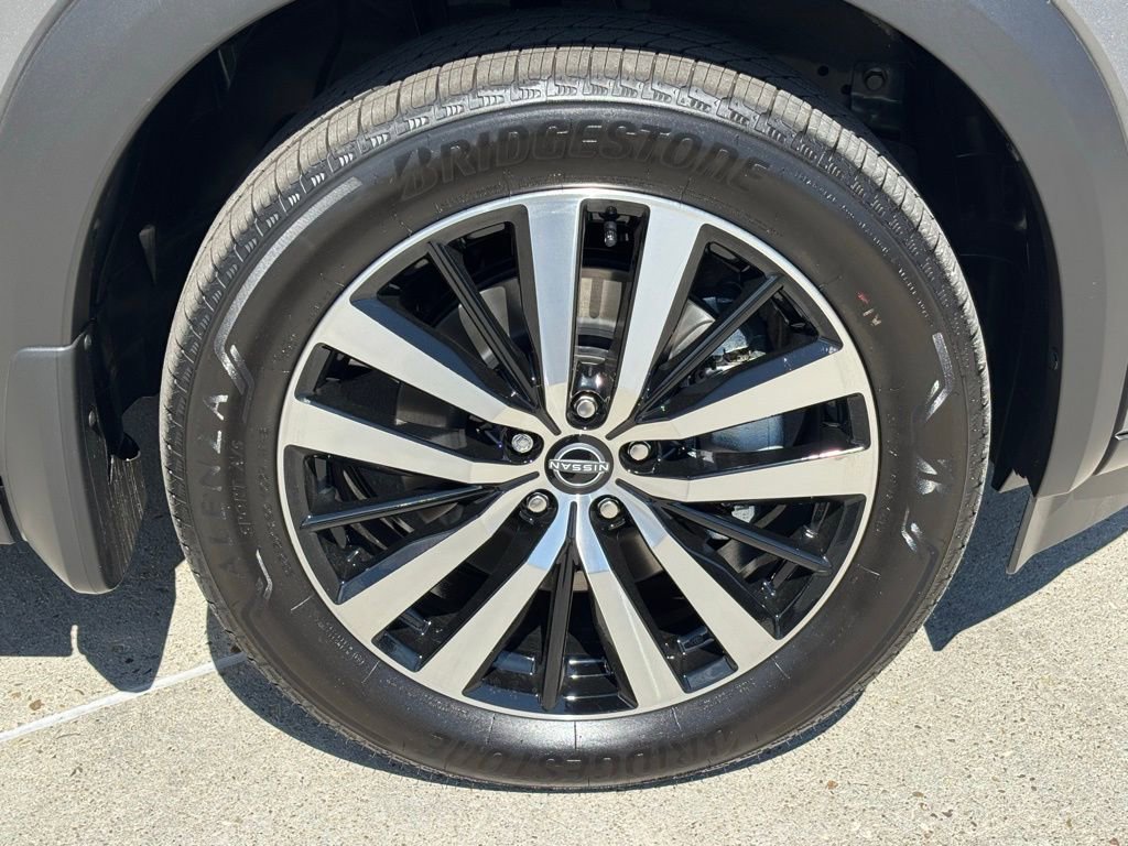 New 2025 Nissan Pathfinder Platinum w/ Cargo Package FWD image 30