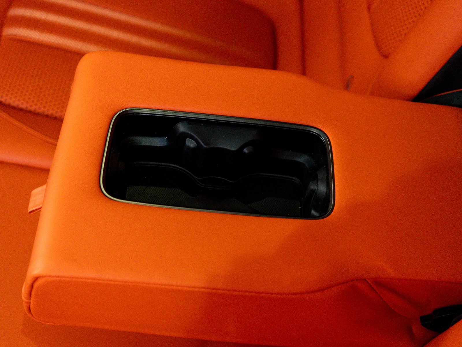 Used 2025 Aston Martin DBX 707 image 26