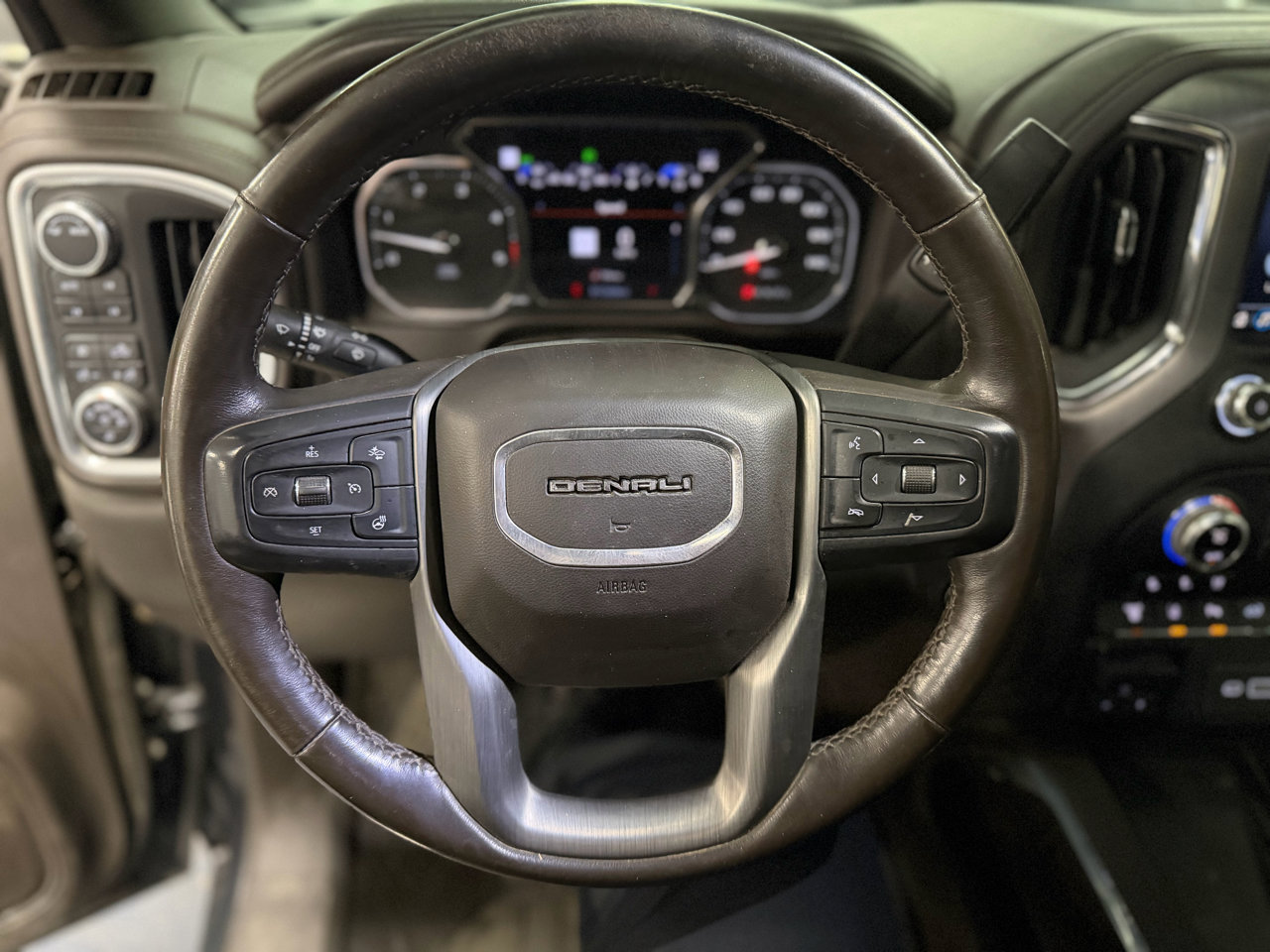 Used 2022 GMC Sierra 3500 Denali image 22