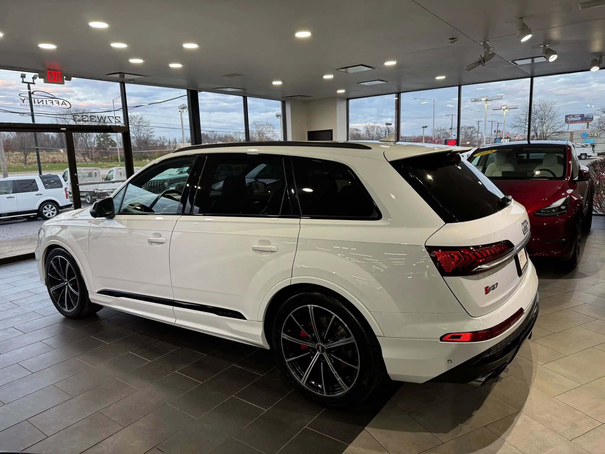 Used 2020 Audi SQ7 Prestige AWD/4WD image 5