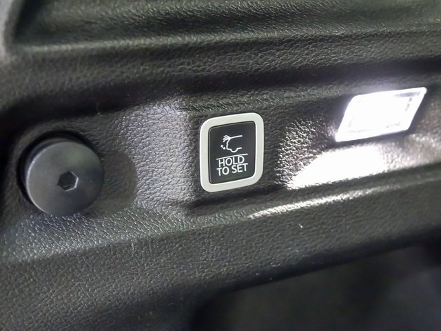 Used 2023 Jeep Grand Cherokee L Laredo image 29