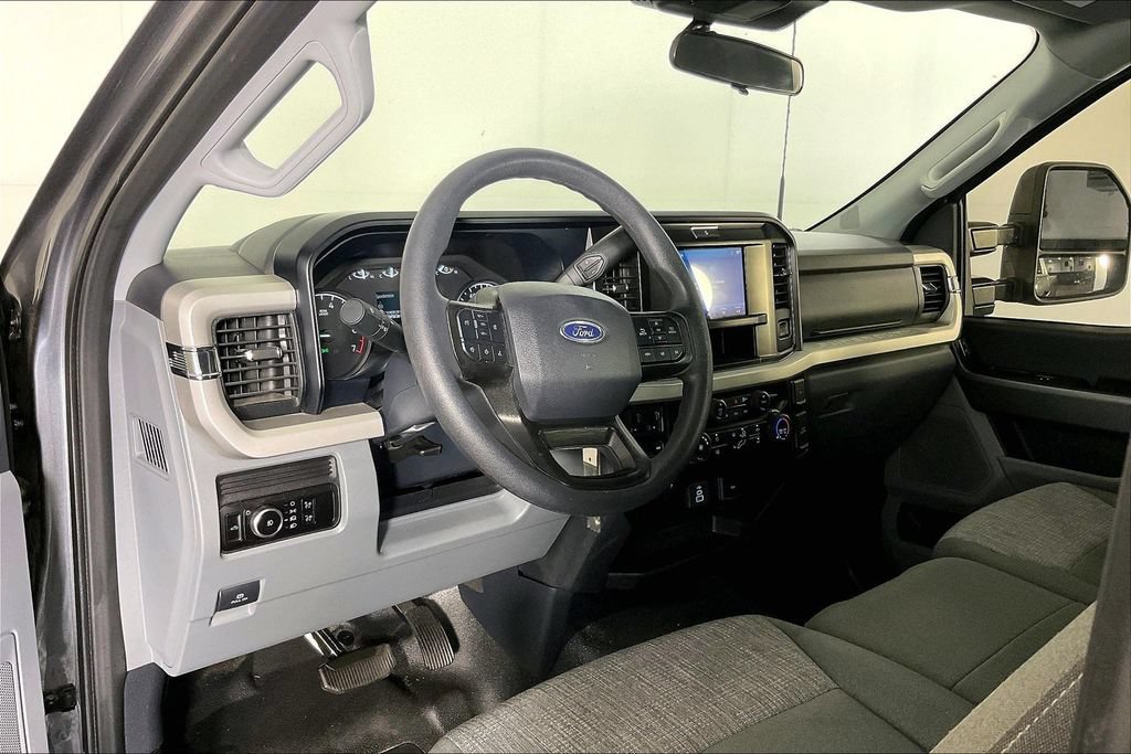 Used 2025 Ford F350 XLT w/ FX4 Off-Road Package AWD/4WD image 15