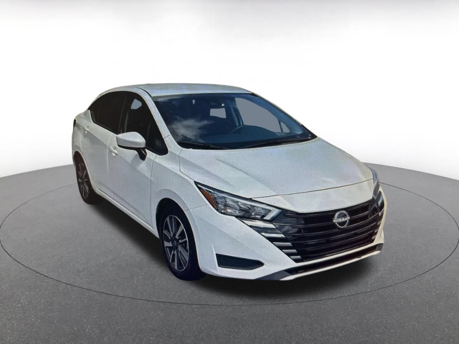 Used 2025 Nissan Versa SV FWD image 3