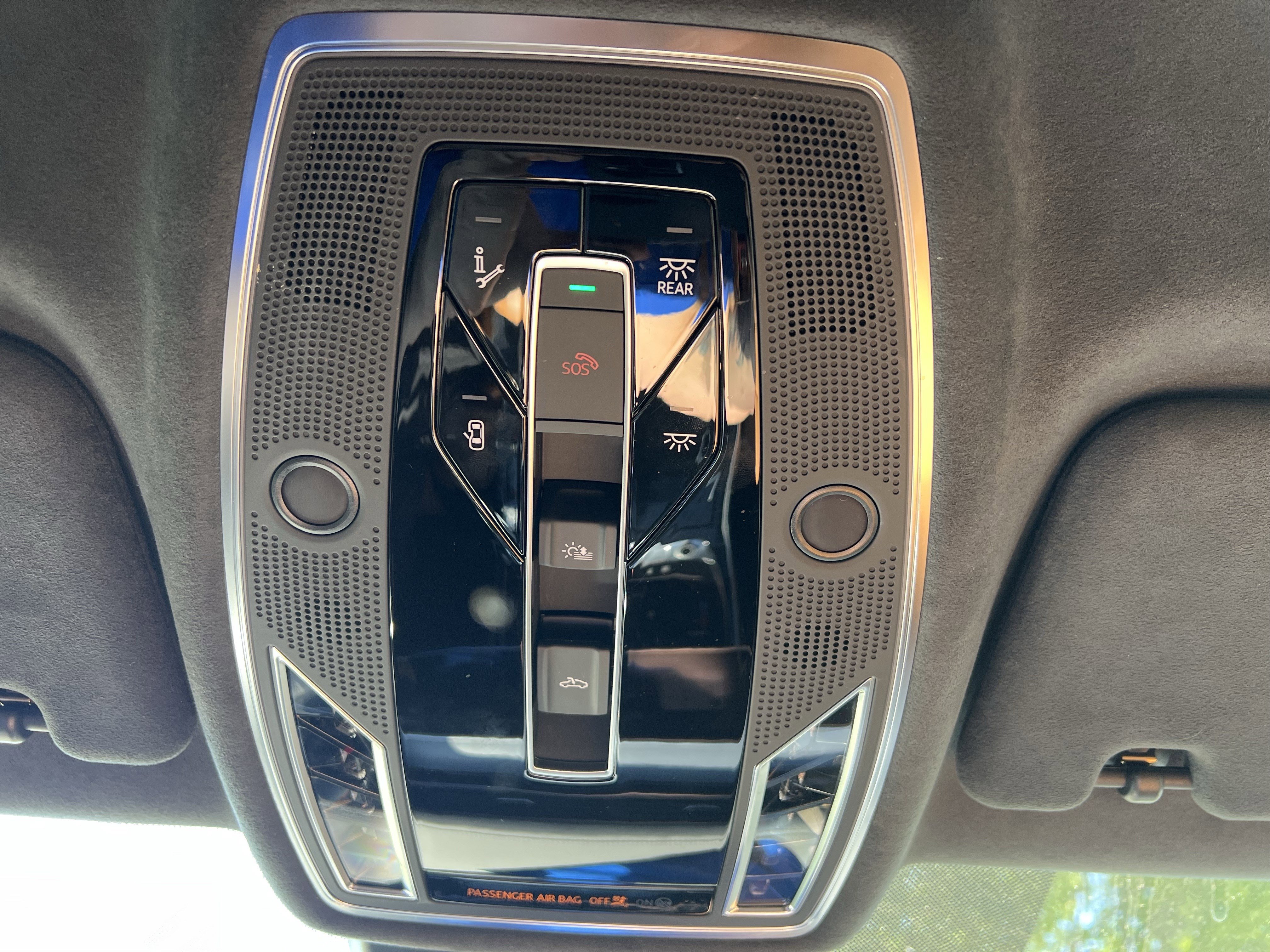 Used 2023 Audi S8 AWD/4WD image 28