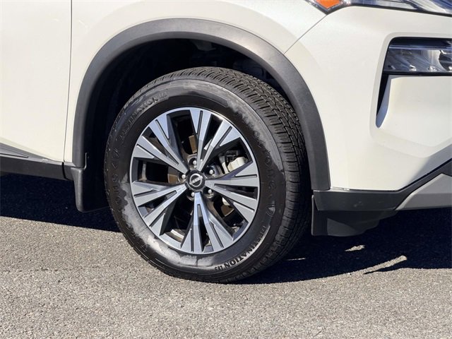 Used 2023 Nissan Rogue SV w/ SV Premium B Package image 7