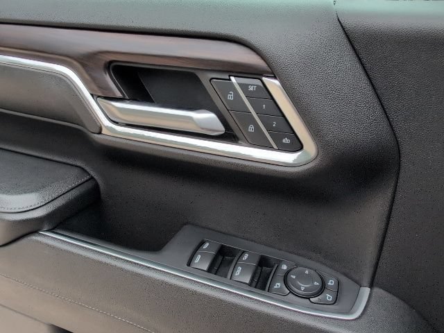 Used 2024 GMC Sierra 1500 SLT AWD/4WD image 15