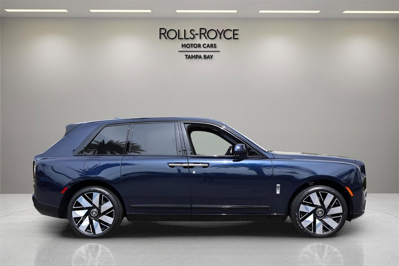 New 2025 Rolls-Royce Cullinan image 6
