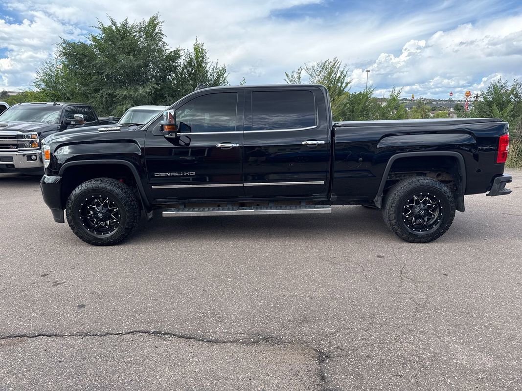 Used 2019 GMC Sierra 2500 Denali w/ Duramax Plus Package image 4