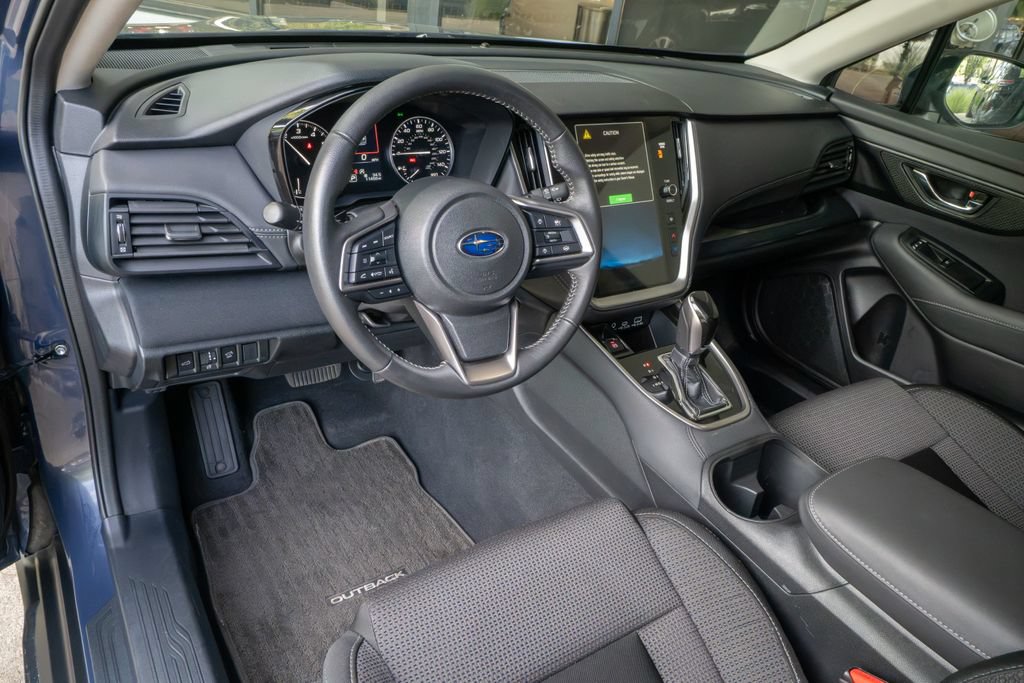 Certified 2025 Subaru Outback Premium AWD/4WD image 9