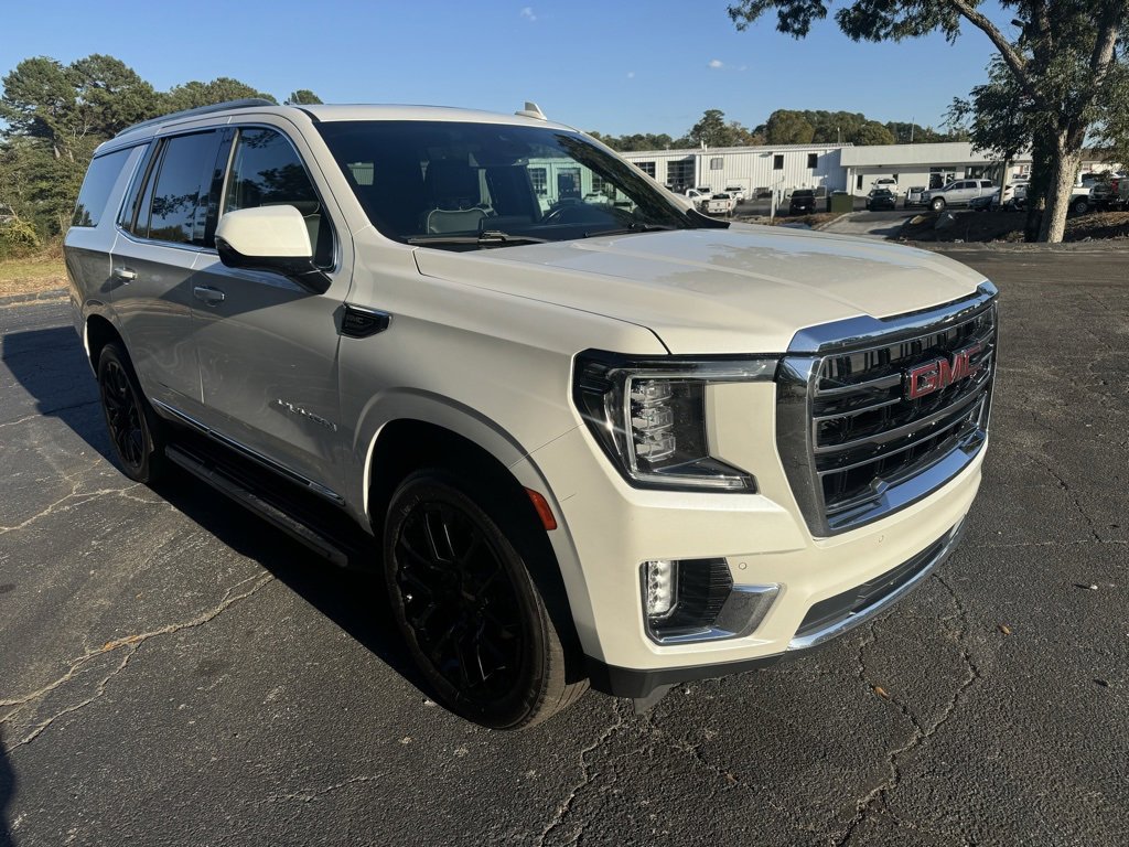 Used 2023 GMC Yukon SLT w/ SLT Premium Package image 10