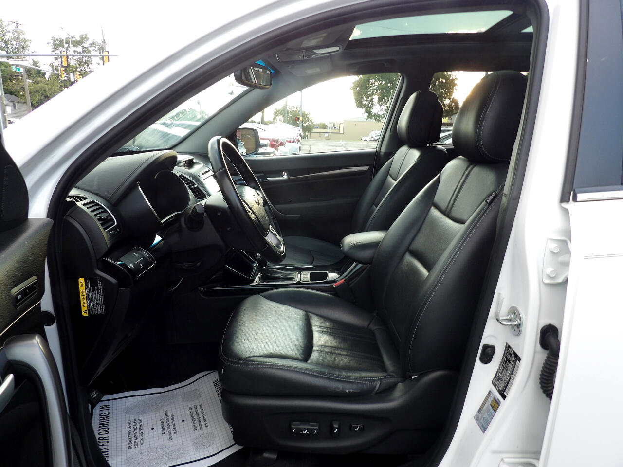 Used 2015 Kia Sorento SX image 13