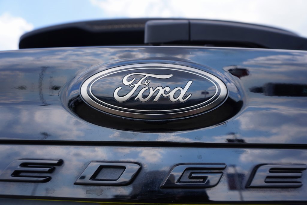 Used 2024 Ford Edge SE w/ Black Appearance Package image 31