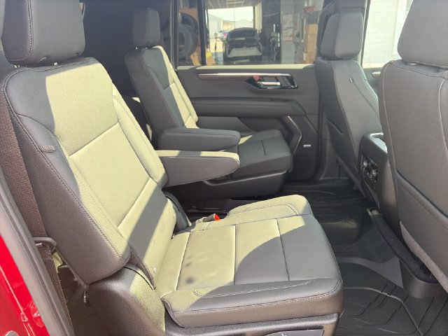 New 2026 Chevrolet Suburban Z71 w/ Comfort Package AWD/4WD image 32