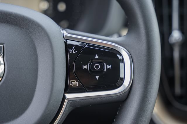 New 2027 Volvo XC60 B5 Plus AWD/4WD image 30