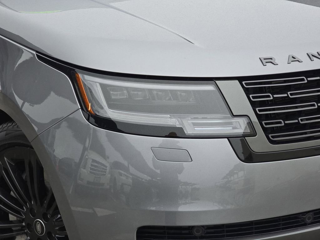 Certified 2023 Land Rover Range Rover SE image 34