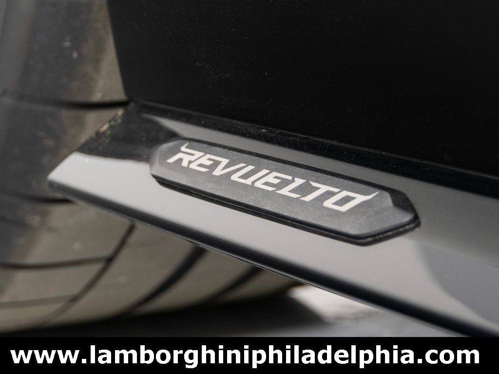 Used 2024 Lamborghini Revuelto image 37