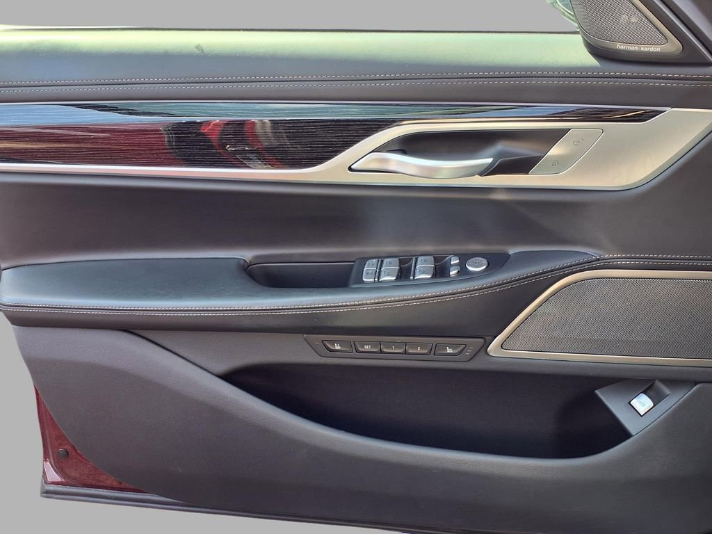 Used 2022 BMW 750i xDrive w/ Executive Package image 14