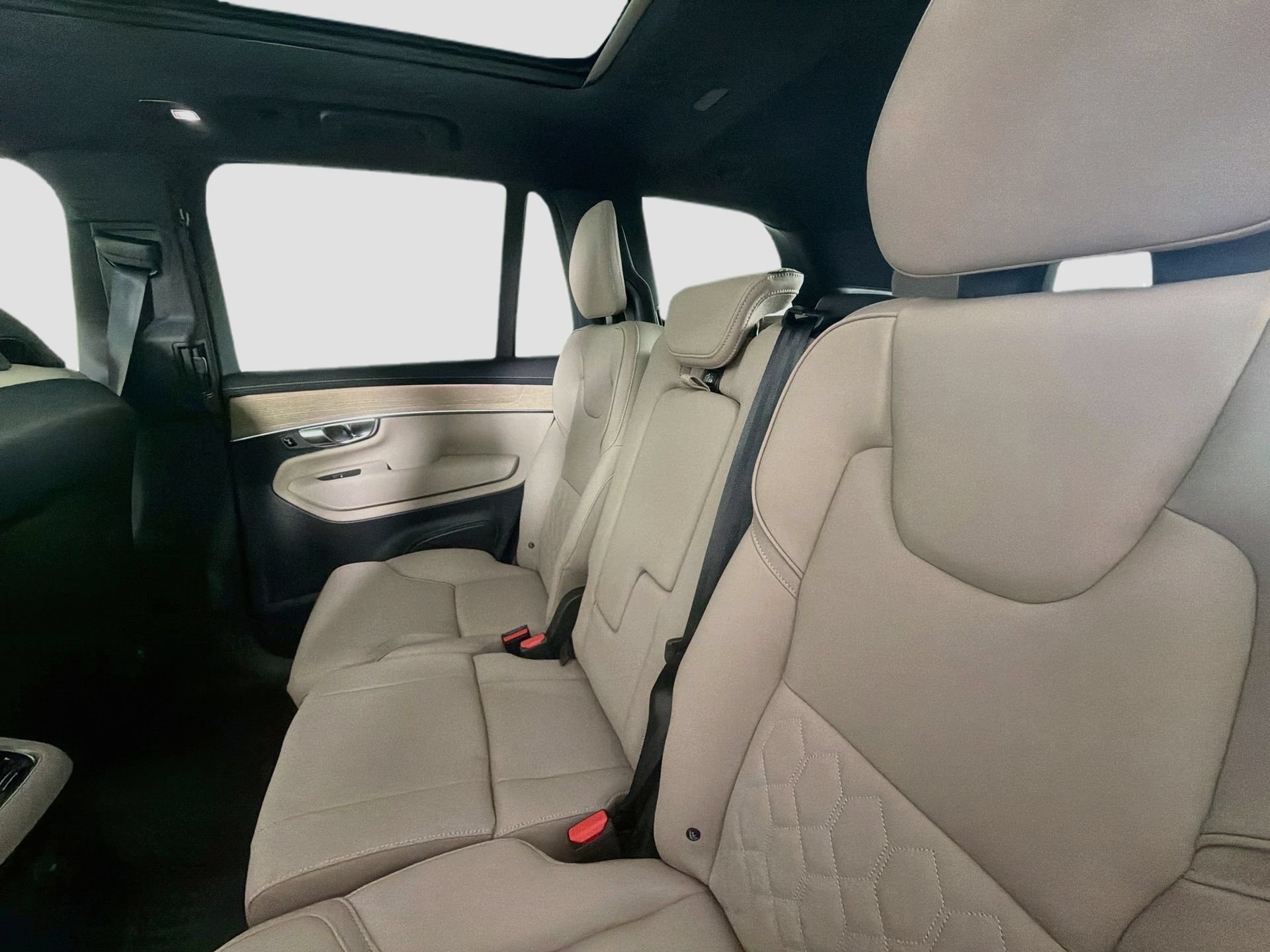 New 2026 Volvo XC90 T8 Plus w/ Protection Package Premier AWD/4WD image 26