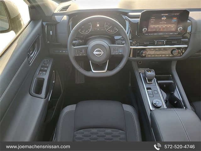 New 2025 Nissan Pathfinder SV image 18