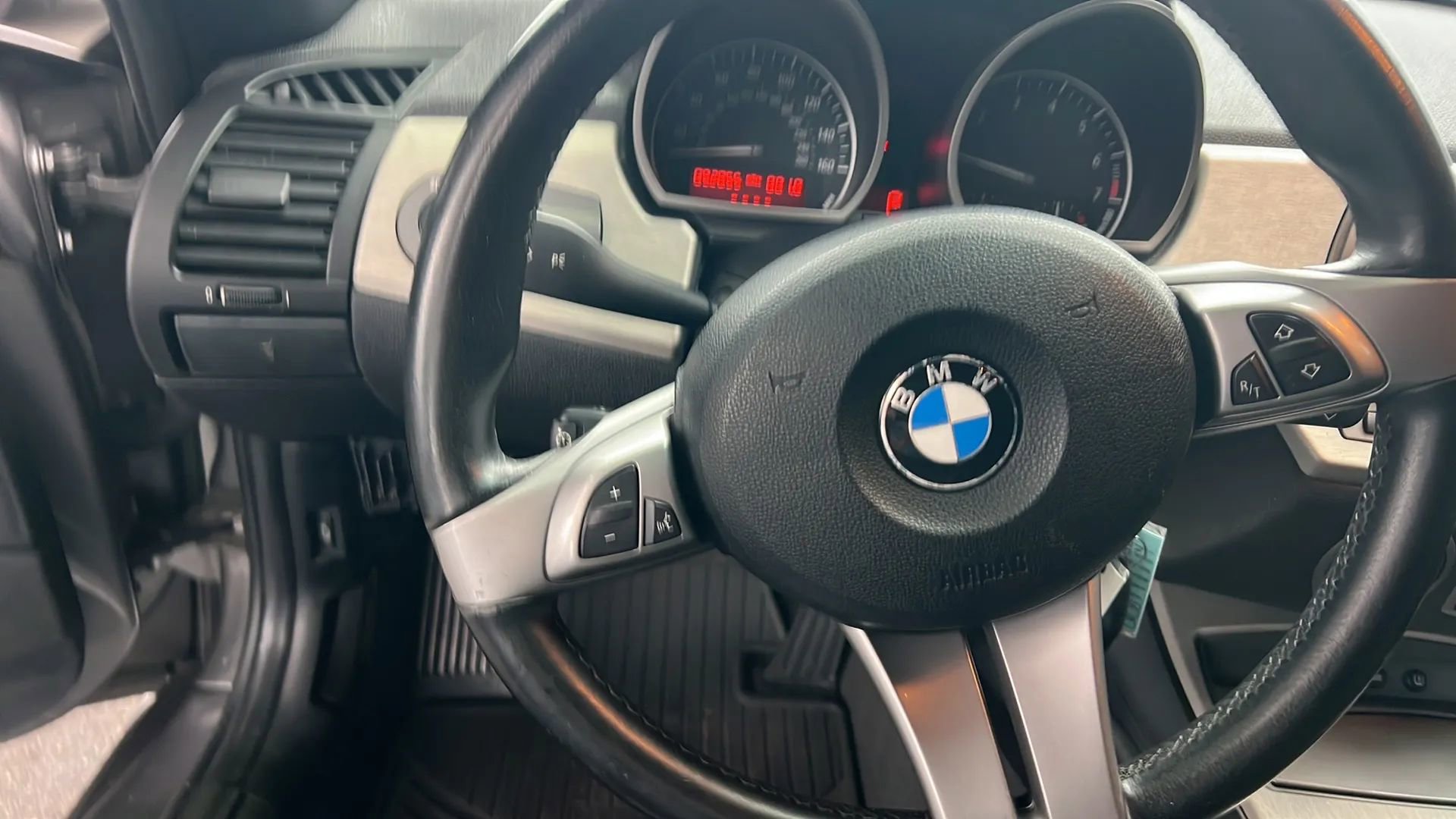 Used 2004 BMW Z4 2.5i image 17