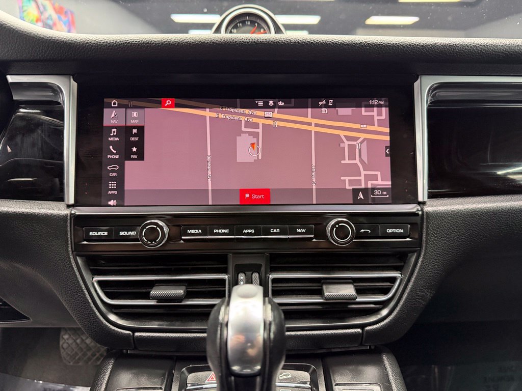 Used 2021 Porsche Macan AWD/4WD image 24