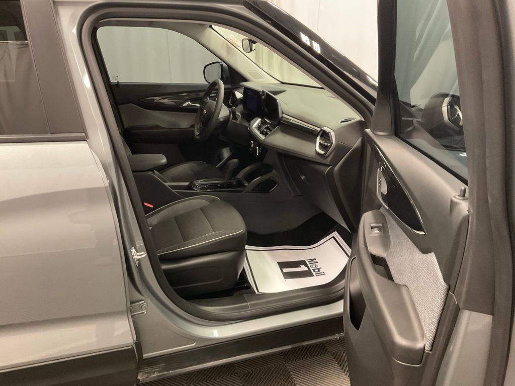 Used 2025 Chevrolet TrailBlazer LT image 21