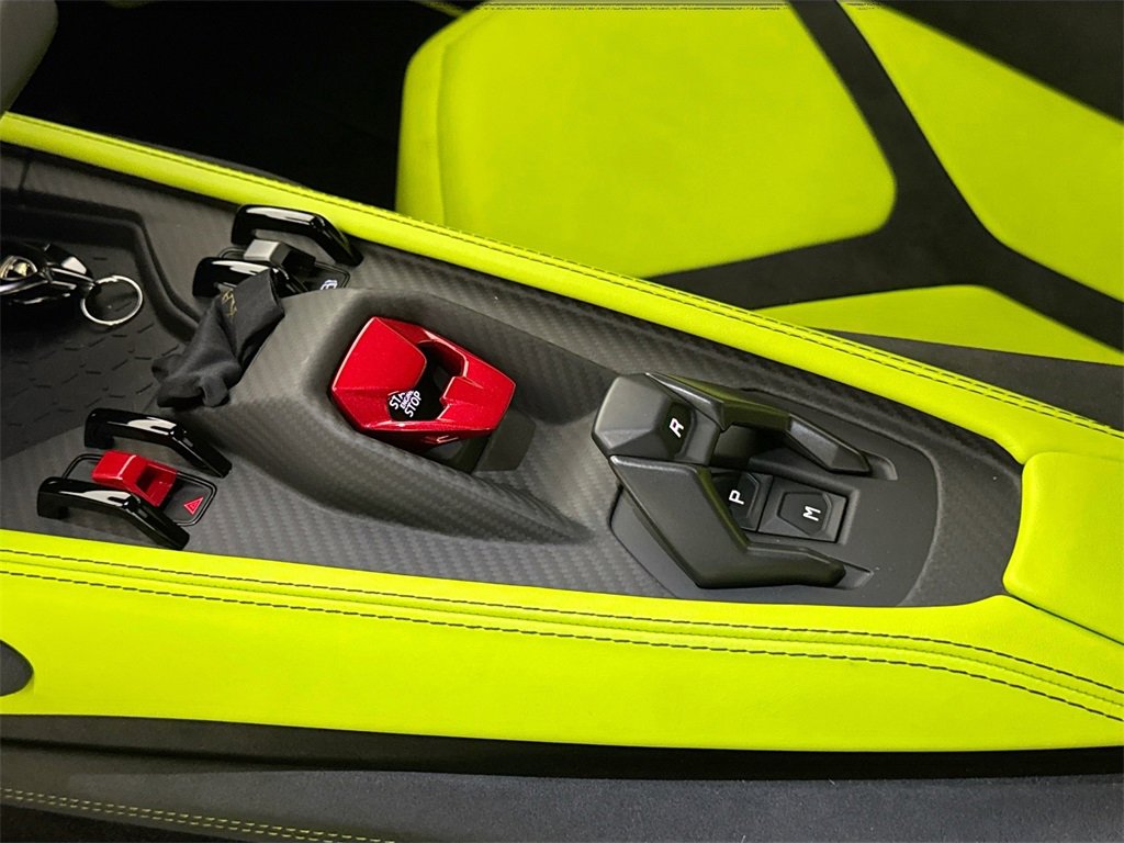 Used 2024 Lamborghini Revuelto image 16