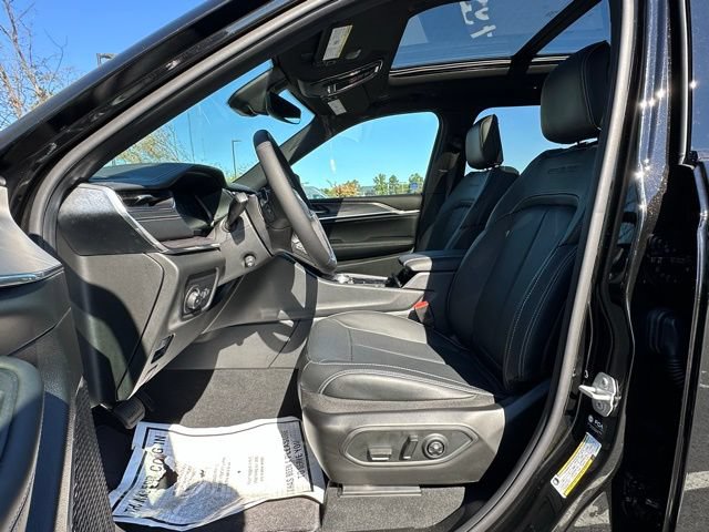 New 2025 Jeep Grand Cherokee L Overland AWD/4WD image 23