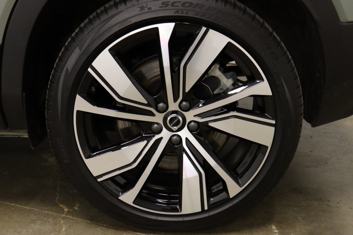 Used 2021 Volvo XC40 P8 Recharge AWD/4WD image 39