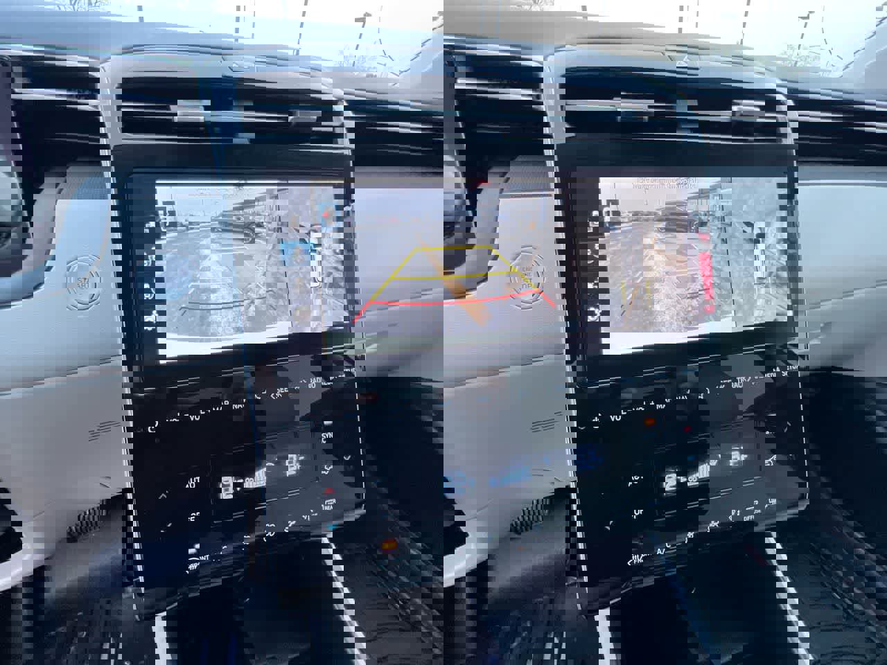 Used 2022 Hyundai Tucson Limited w/ Cargo Package AWD/4WD image 17