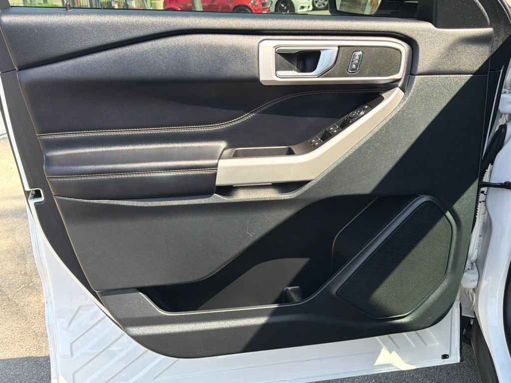 Certified 2021 Ford Explorer XLT RWD image 23