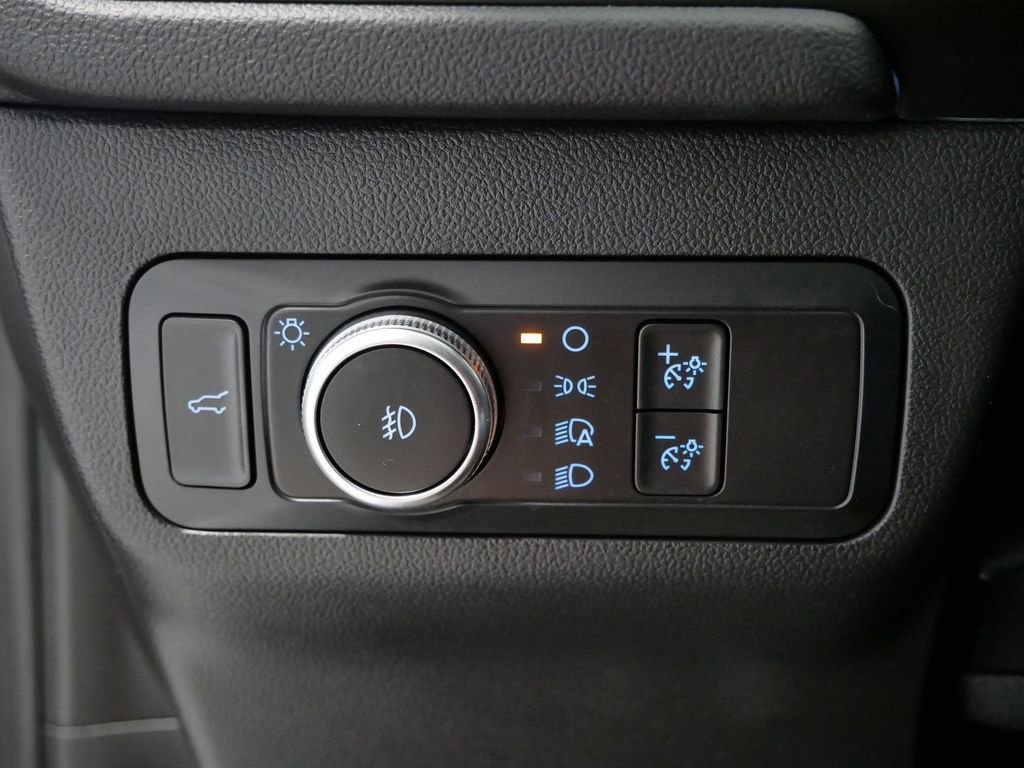 Used 2020 Ford Escape Titanium image 27