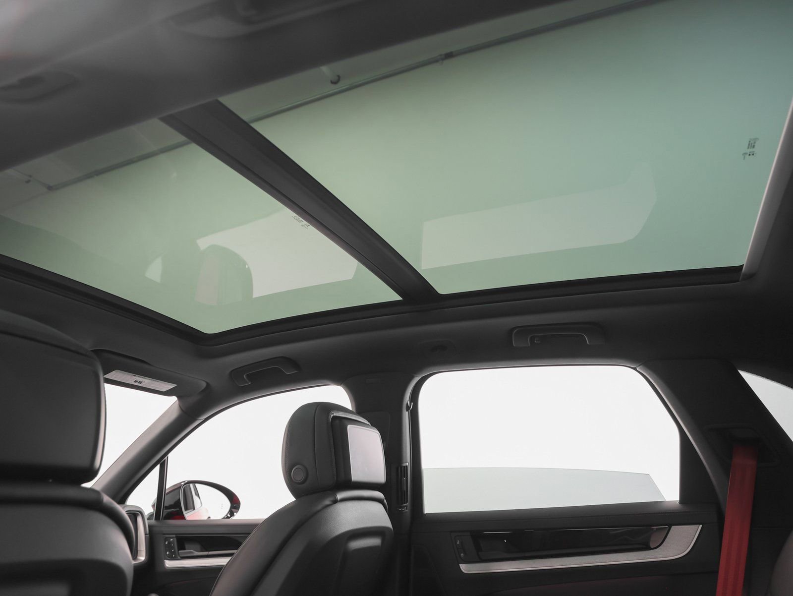 Certified 2025 Porsche Cayenne E-Hybrid image 49