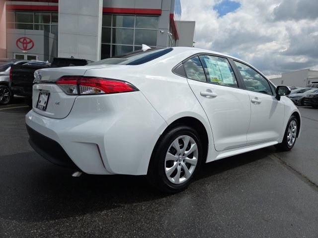 Used 2026 Toyota Corolla LE FWD image 7